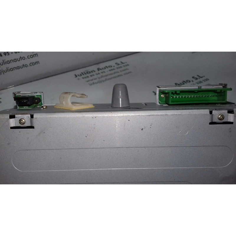Recambio de sistema audio / radio cd para renault megane ii berlina 5p confort authentique referencia OEM IAM 8200084437 8200084