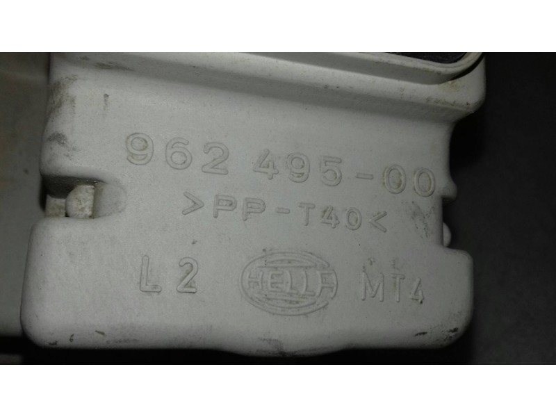 Recambio de faro izquierdo para volkswagen polo berlina (6n2) conceptline referencia OEM IAM 6N1941017  