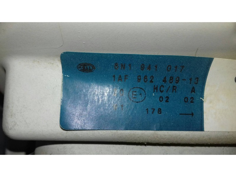 Recambio de faro izquierdo para volkswagen polo berlina (6n2) conceptline referencia OEM IAM 6N1941017  