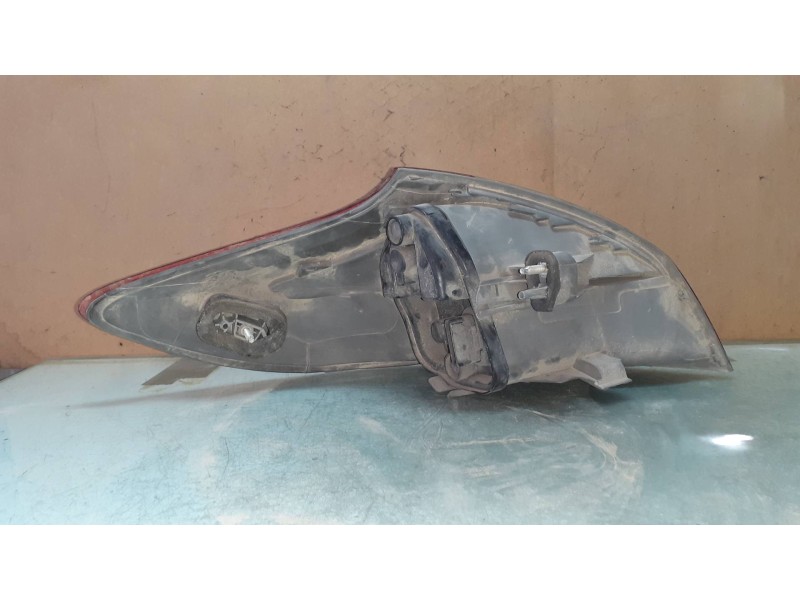 Recambio de piloto trasero derecho para renault megane iii berlina 5 p referencia OEM IAM 265500007R EXT VALEO Recambio de piloto trasero derecho para renault megane iii berlina 5 p referencia OEM IAM 265500007R EXT VALEO