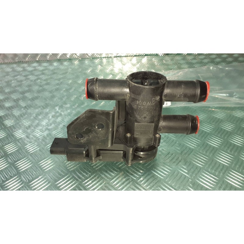 Recambio de valvula intercambio de calefaccion para ford kuga plug-in hybrid st-line referencia OEM IAM LX618C605HPB FOMOCO CALE