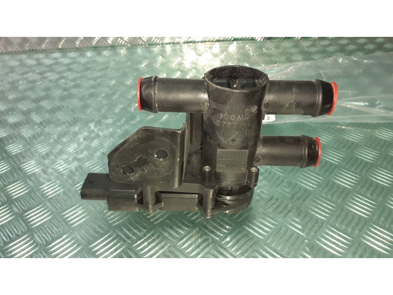 Recambio de valvula intercambio de calefaccion para ford kuga plug-in hybrid st-line referencia OEM IAM LX618C605HPB FOMOCO CALE