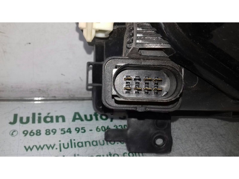 Recambio de faro izquierdo para volkswagen polo berlina (6n2) conceptline referencia OEM IAM 084411139  