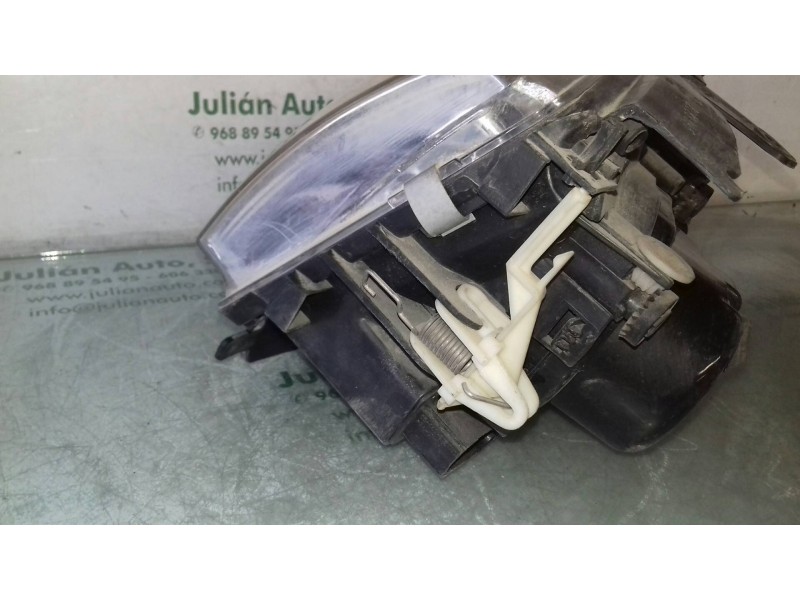 Recambio de faro izquierdo para volkswagen polo berlina (6n2) conceptline referencia OEM IAM 084411139  