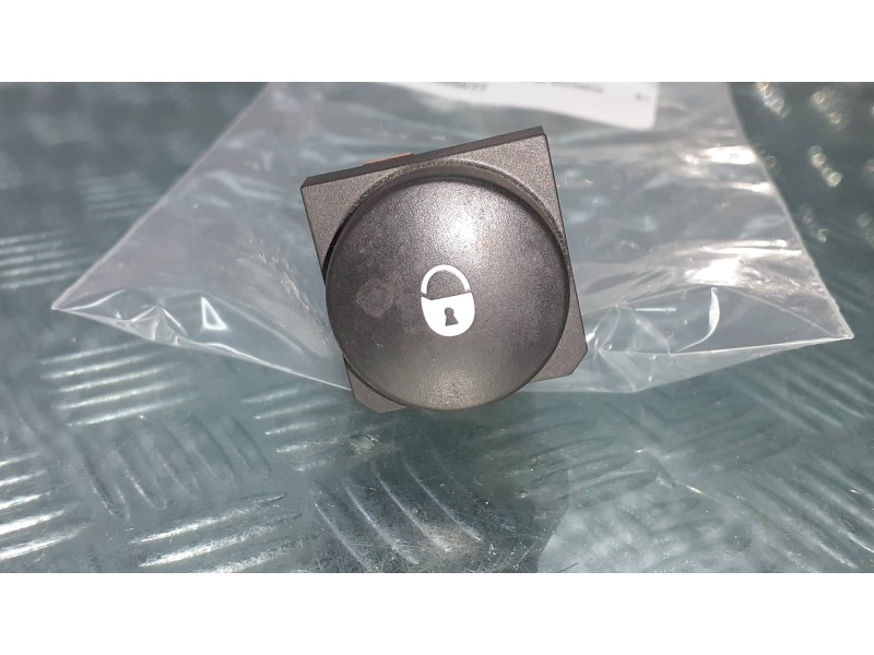 Recambio de interruptor para citroen xsara picasso 1.6 hdi 90 exclusive referencia OEM IAM 9644805077 CONECTOR 3 PINES BLOQUEO