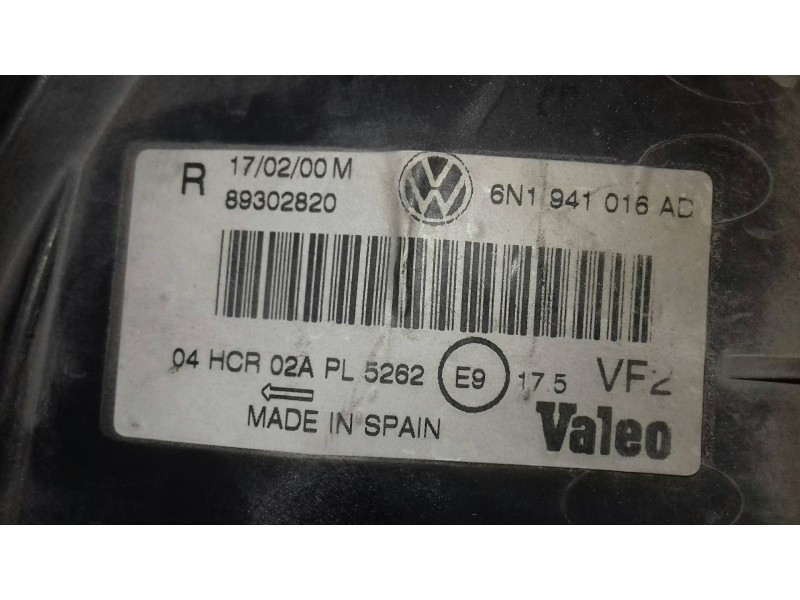 Recambio de faro izquierdo para volkswagen polo berlina (6n2) conceptline referencia OEM IAM 04HCR02APL5262  