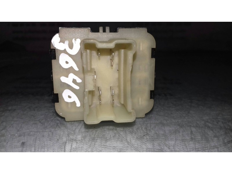 Recambio de mando elevalunas delantero izquierdo para renault clio iv business referencia OEM IAM 254118044R 10023897 