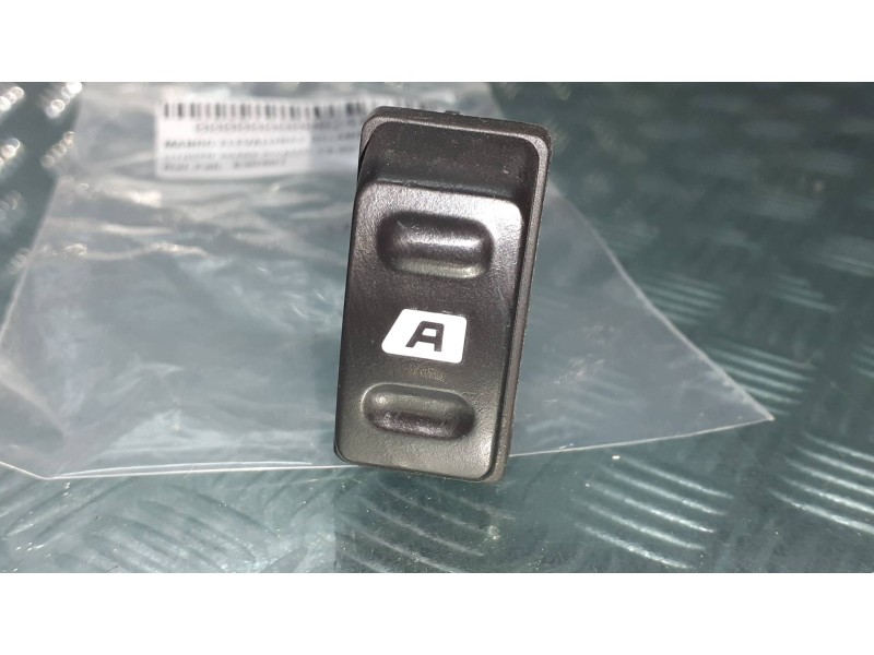 Recambio de mando elevalunas delantero izquierdo para citroen xsara picasso 1.6 hdi 90 exclusive referencia OEM IAM E30607 CONEC