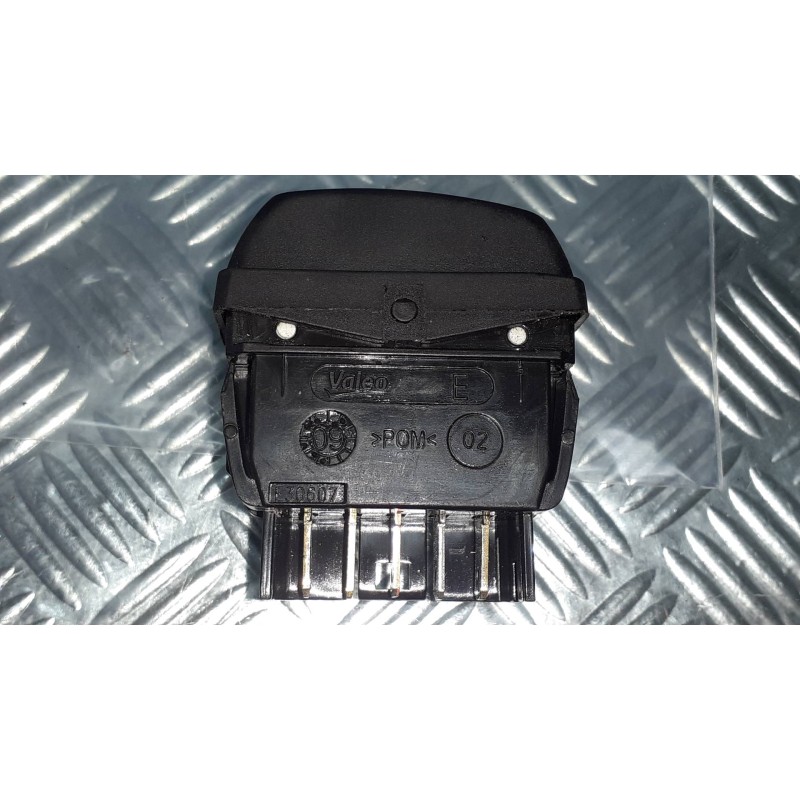 Recambio de mando elevalunas delantero izquierdo para citroen xsara picasso 1.6 hdi 90 exclusive referencia OEM IAM E30607 CONEC