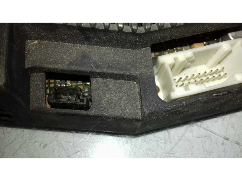 Recambio de mando climatizador para bmw serie 3 berlina (e46) 320d referencia OEM IAM 64116907897 5HB00773816 HELLA