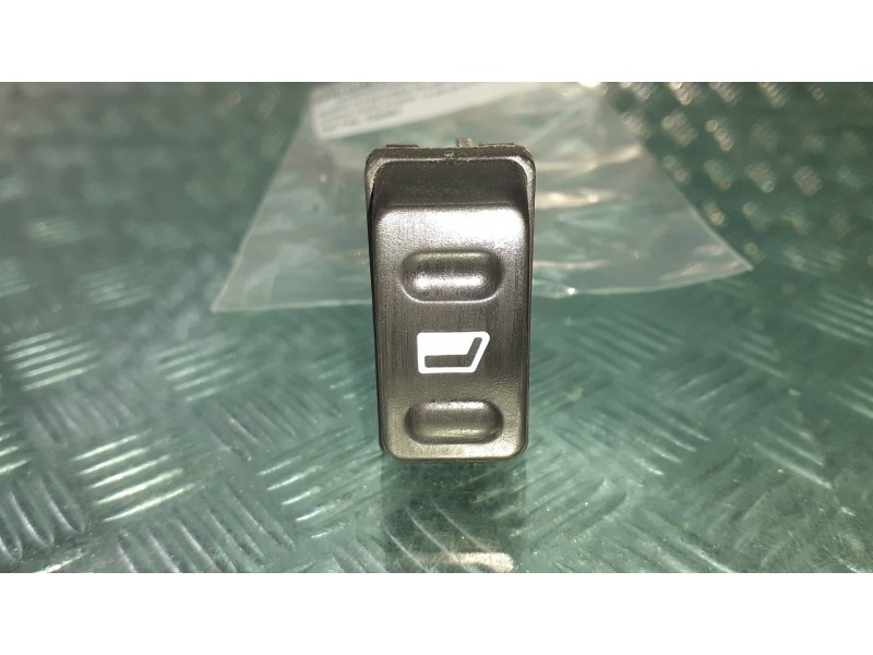 Recambio de mando elevalunas delantero derecho para citroen xsara picasso 1.6 hdi 90 exclusive referencia OEM IAM E30607 CONECTO