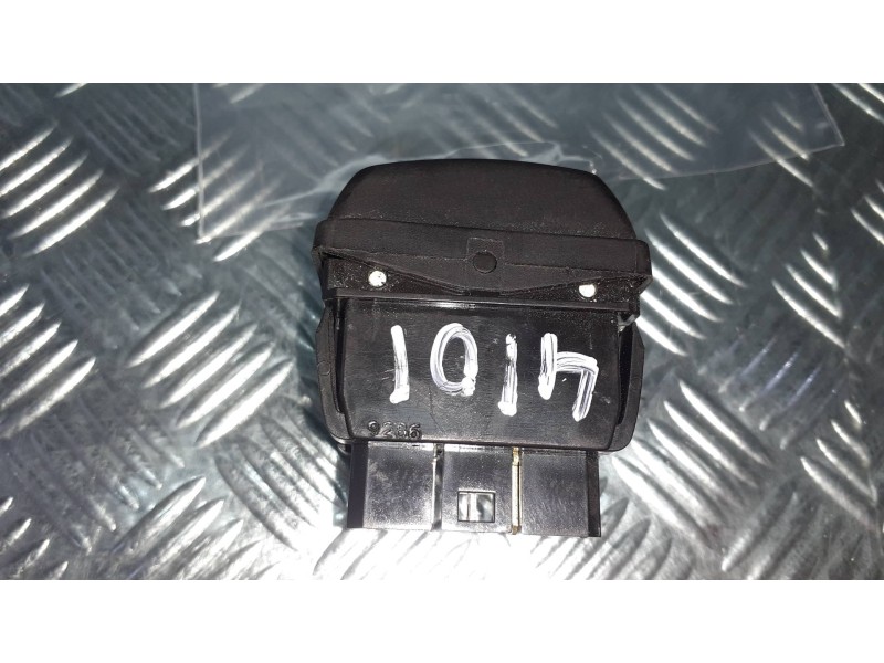 Recambio de mando elevalunas delantero derecho para citroen xsara picasso 1.6 hdi 90 exclusive referencia OEM IAM E30607 CONECTO