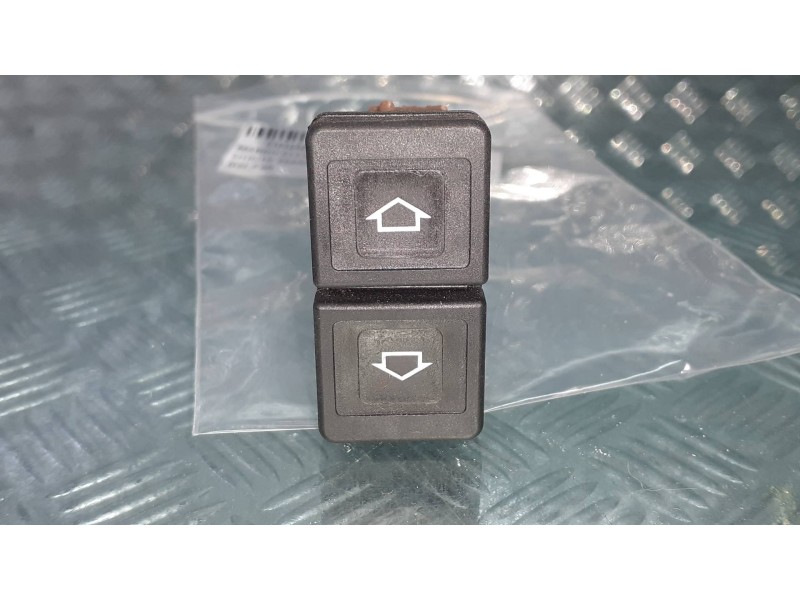 Recambio de mando elevalunas delantero izquierdo para citroen xsara picasso 1.6 hdi 90 exclusive referencia OEM IAM  CONECTOR 8 