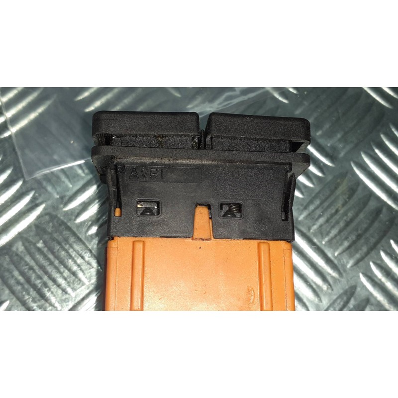 Recambio de mando elevalunas delantero izquierdo para citroen xsara picasso 1.6 hdi 90 exclusive referencia OEM IAM  CONECTOR 8 