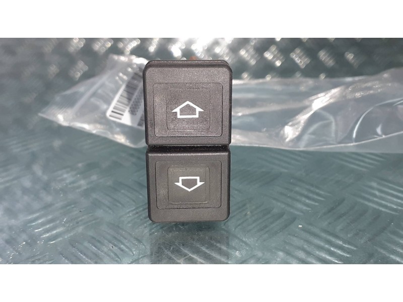 Recambio de mando elevalunas delantero izquierdo para citroen xsara picasso 1.6 hdi 90 exclusive referencia OEM IAM  CONECTOR 8 