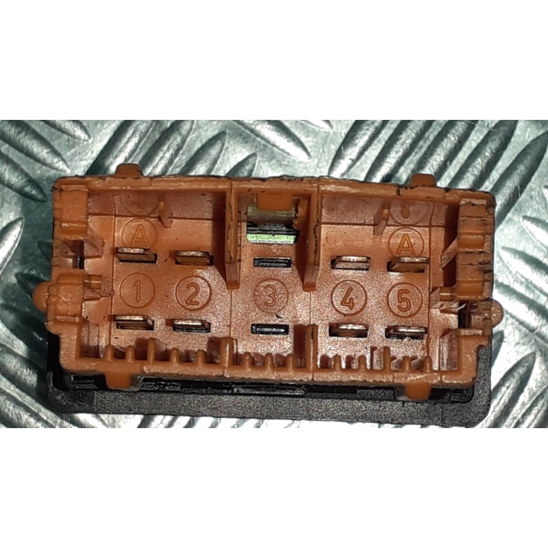 Recambio de mando elevalunas delantero izquierdo para citroen xsara picasso 1.6 hdi 90 exclusive referencia OEM IAM  CONECTOR 8 