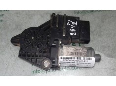Recambio de motor elevalunas trasero izquierdo para skoda octavia berlina (1z3) tour referencia OEM IAM 0130821733 104419302 BOS