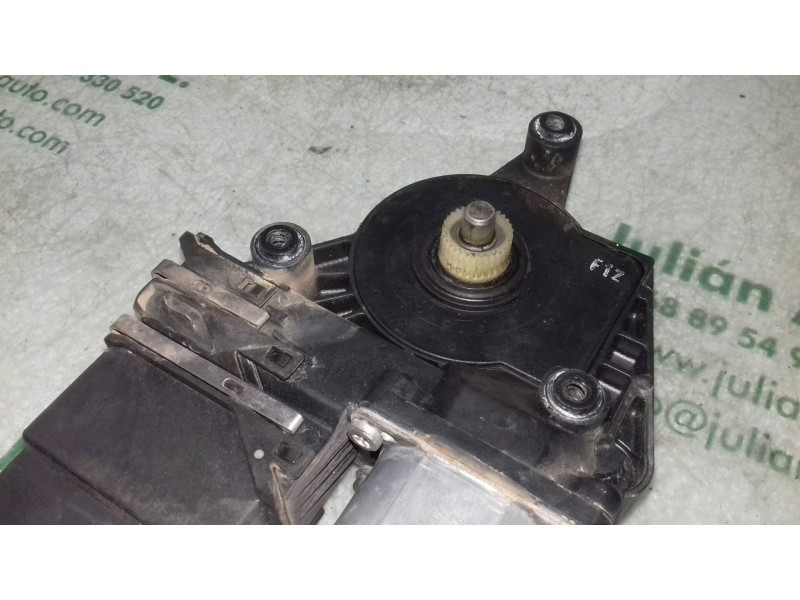 Recambio de motor elevalunas trasero izquierdo para skoda octavia berlina (1z3) tour referencia OEM IAM 0130821733 104419302 BOS