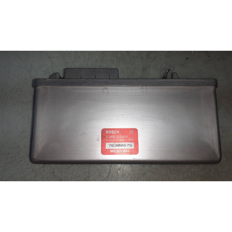 Recambio de centralita motor uce para mitsubishi eclipse (d30) gs climatizado referencia OEM IAM 0265103071 76300675 MB921844