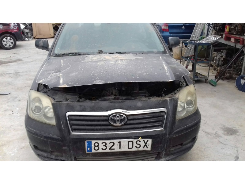 toyota avensis berlina (t25) del año 2005