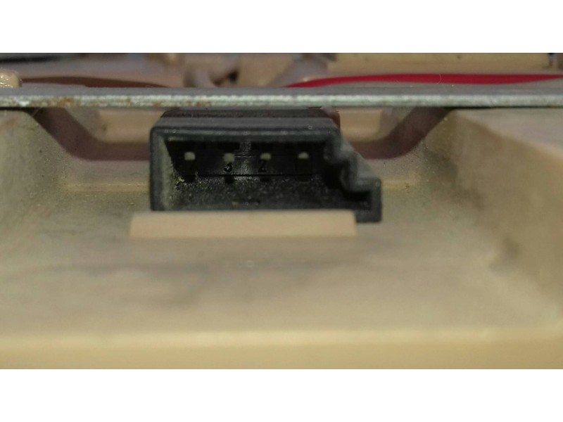 Recambio de luz interior para mercedes-benz clase c (w203) berlina 200 cdi (203.004) referencia OEM IAM A2208200301 ULO3730 TRAS