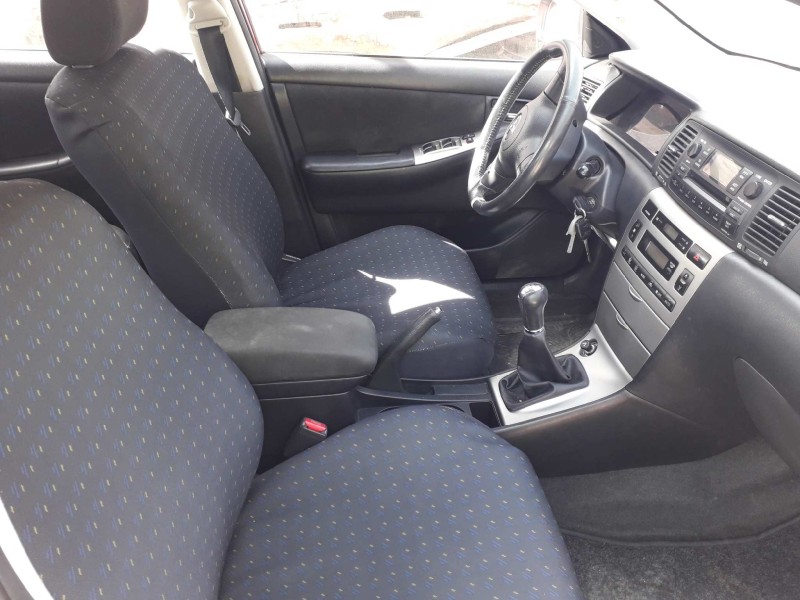 toyota corolla (e12) del año 2004