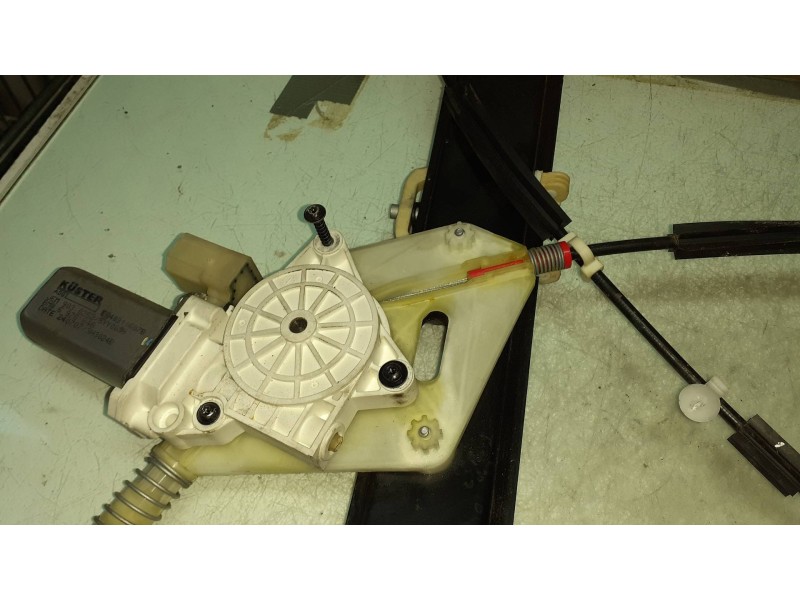 Recambio de elevalunas delantero derecho para bmw serie 1 berlina (e81/e87) 118d referencia OEM IAM 6978846 7165596 ELECTRICO