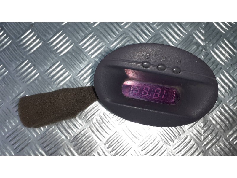 Recambio de pantalla multifuncion para daewoo matiz cd referencia OEM IAM 96323322  RELOJ