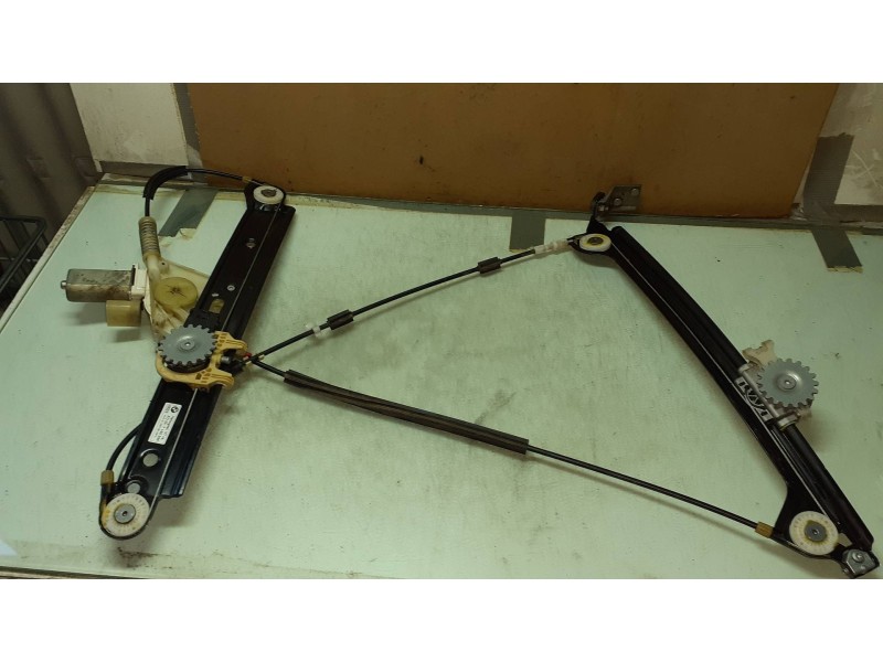 Recambio de elevalunas delantero derecho para bmw serie 1 berlina (e81/e87) 118d referencia OEM IAM 6978846 7165596 ELECTRICO