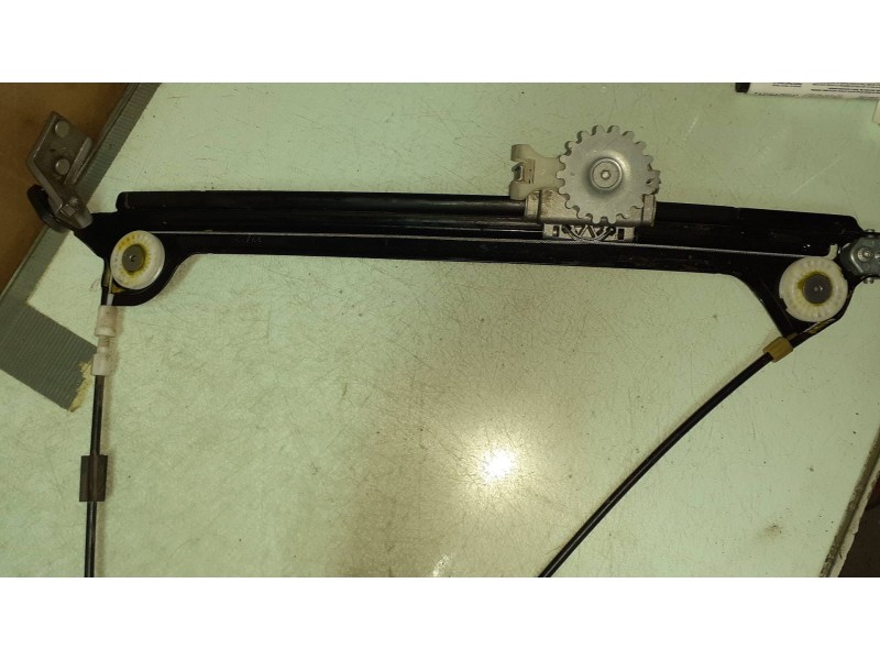 Recambio de elevalunas delantero derecho para bmw serie 1 berlina (e81/e87) 118d referencia OEM IAM 6978846 7165596 ELECTRICO