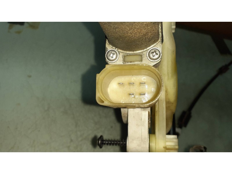 Recambio de elevalunas delantero derecho para bmw serie 1 berlina (e81/e87) 118d referencia OEM IAM 6978846 7165596 ELECTRICO