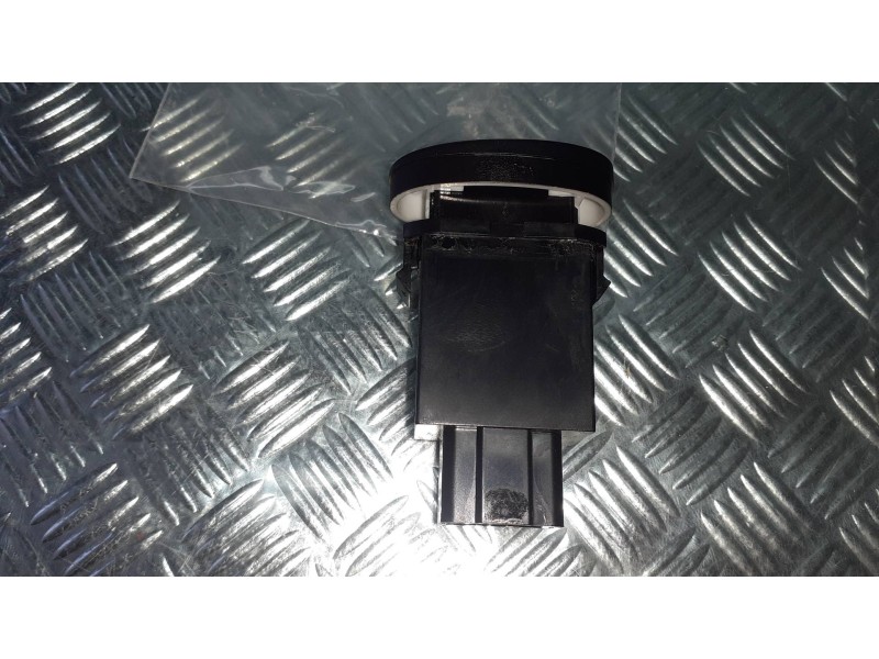 Recambio de interruptor para daewoo matiz cd referencia OEM IAM 864W0140F3 CONECTOR 4 PINES ANTINIEBLA