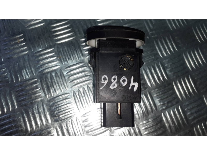 Recambio de interruptor para daewoo matiz cd referencia OEM IAM 864W0140F3 CONECTOR 4 PINES ANTINIEBLA