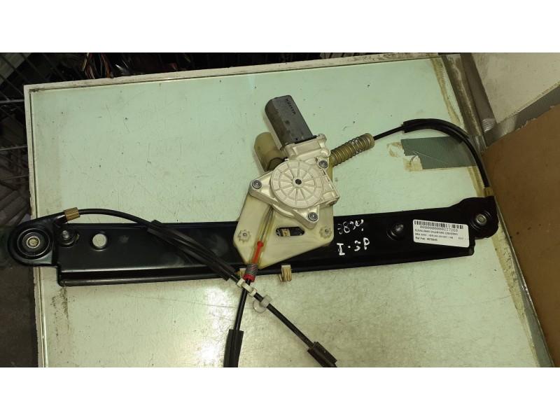 Recambio de elevalunas delantero izquierdo para bmw serie 1 berlina (e81/e87) 118d referencia OEM IAM 6978845 9030251 ELECTRICO
