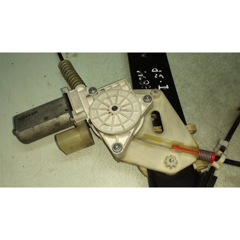 Recambio de elevalunas delantero izquierdo para bmw serie 1 berlina (e81/e87) 118d referencia OEM IAM 6978845 9030251 ELECTRICO