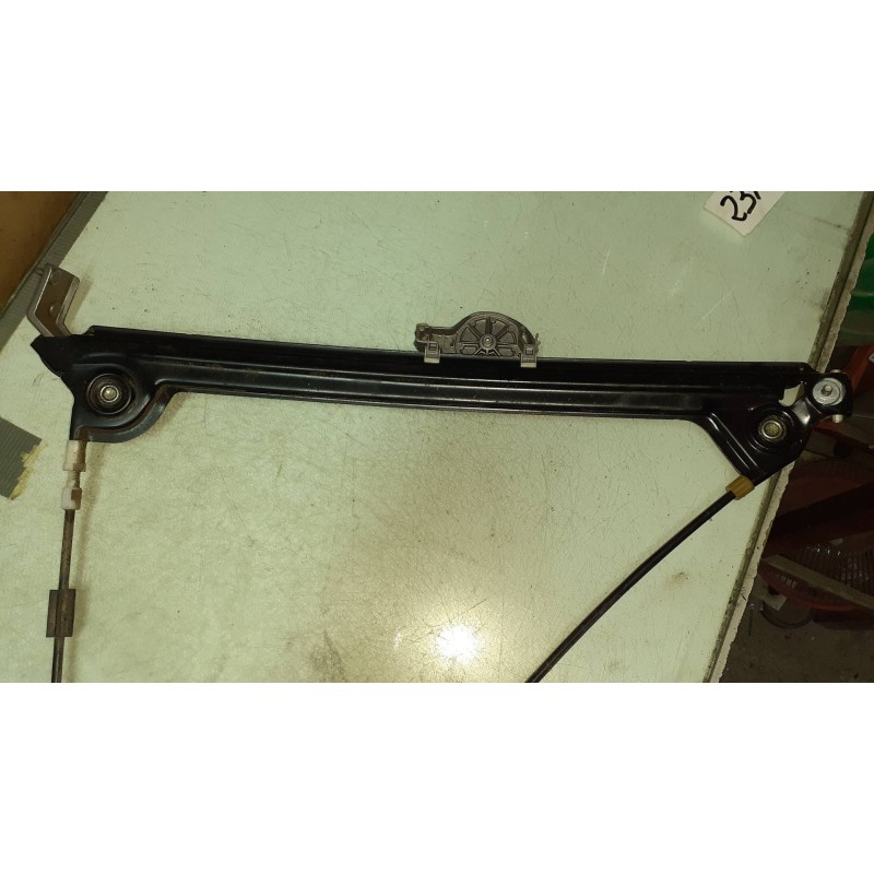 Recambio de elevalunas delantero izquierdo para bmw serie 1 berlina (e81/e87) 118d referencia OEM IAM 6978845 9030251 ELECTRICO