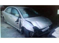 toyota avensis berlina (t25) del año 2005