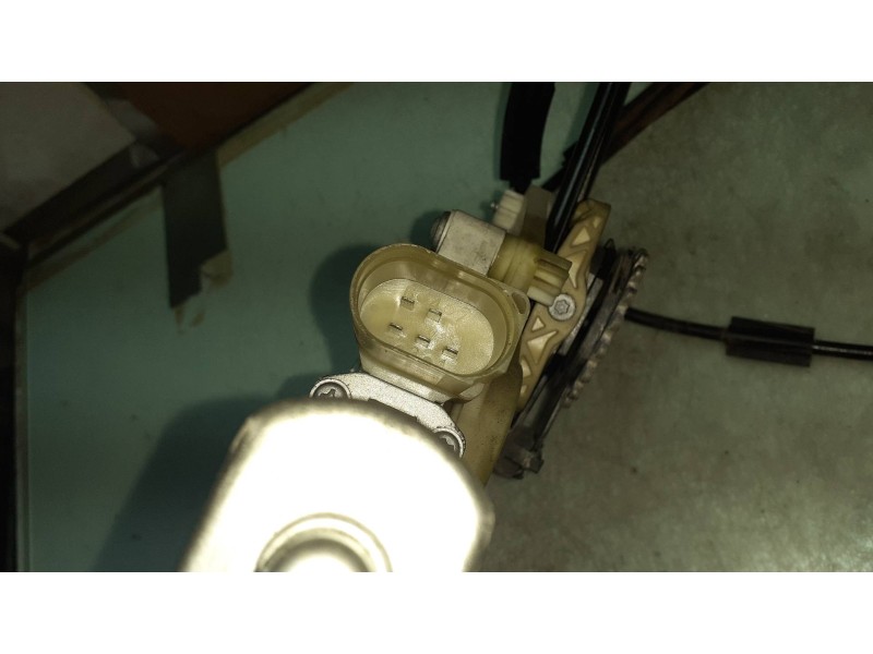 Recambio de elevalunas delantero izquierdo para bmw serie 1 berlina (e81/e87) 118d referencia OEM IAM 6978845 9030251 ELECTRICO