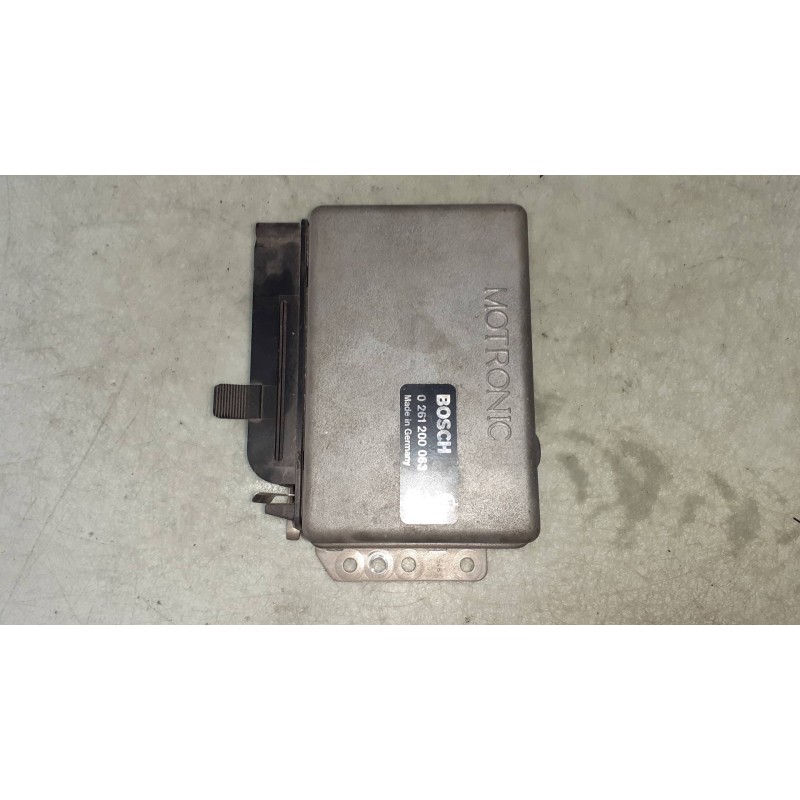 Recambio de centralita motor uce para alfa romeo 75 1.8 ie referencia OEM IAM 0261200063  BOSCH