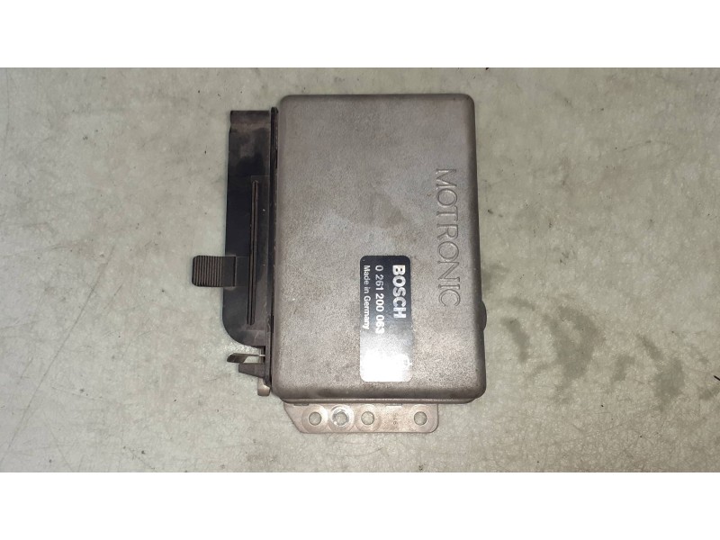 Recambio de centralita motor uce para alfa romeo 75 1.8 ie referencia OEM IAM 0261200063  BOSCH