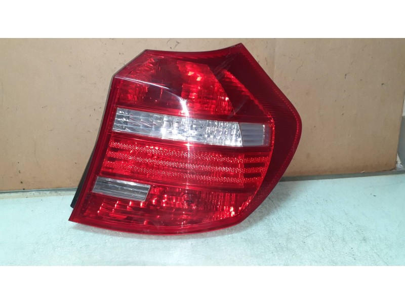 Recambio de piloto trasero derecho para bmw serie 1 berlina (e81/e87) 118d referencia OEM IAM 63210397035  VALEO