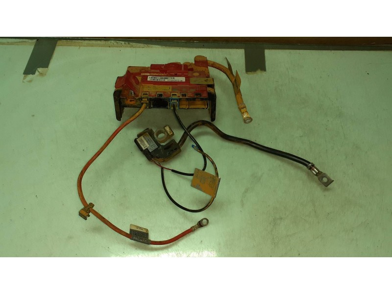 Recambio de caja reles / fusibles para bmw serie 1 berlina (e81/e87) 118d referencia OEM IAM V4694291208  