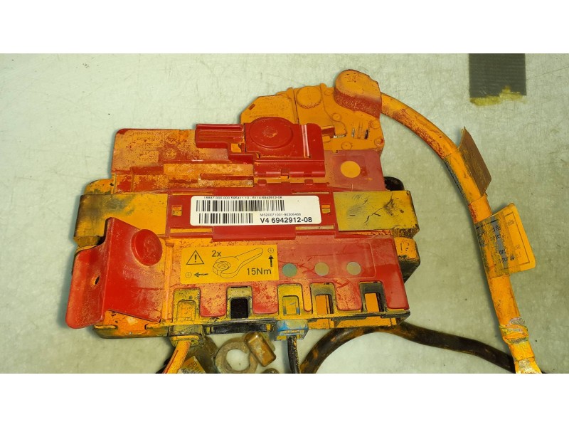 Recambio de caja reles / fusibles para bmw serie 1 berlina (e81/e87) 118d referencia OEM IAM V4694291208  