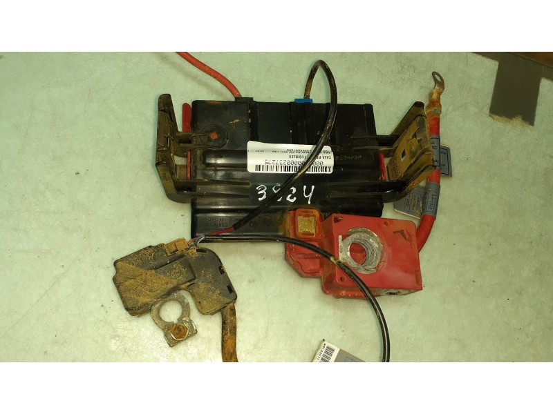 Recambio de caja reles / fusibles para bmw serie 1 berlina (e81/e87) 118d referencia OEM IAM V4694291208  