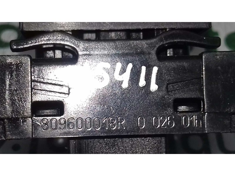 Recambio de mando elevalunas delantero derecho para renault scenic iii dynamique referencia OEM IAM 809600018R  