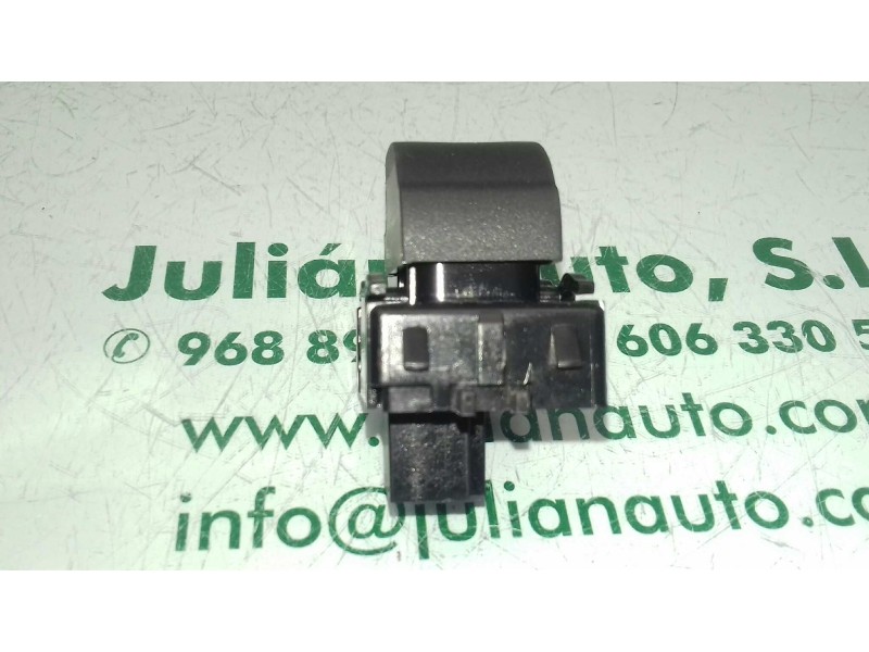 Recambio de mando elevalunas delantero derecho para renault scenic iii dynamique referencia OEM IAM 809600018R  