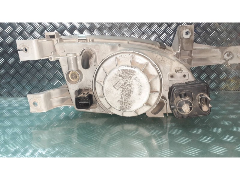 Recambio de faro izquierdo para hyundai accent (x3) 1.3 ls referencia OEM IAM 1010896  
