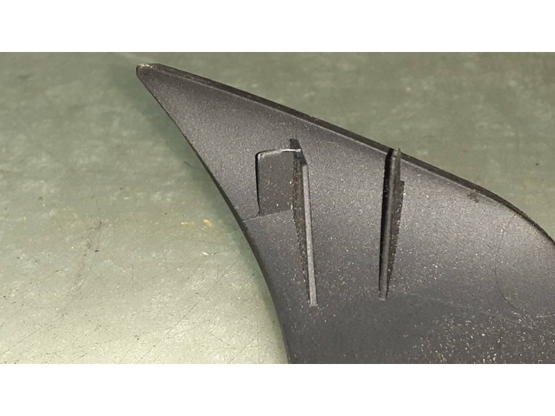 Recambio de moldura para bmw serie 1 berlina (e81/e87) 118d referencia OEM IAM 305579120239  VOLANTE