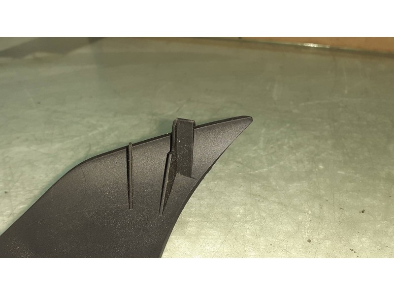 Recambio de moldura para bmw serie 1 berlina (e81/e87) 118d referencia OEM IAM 305579120239  VOLANTE