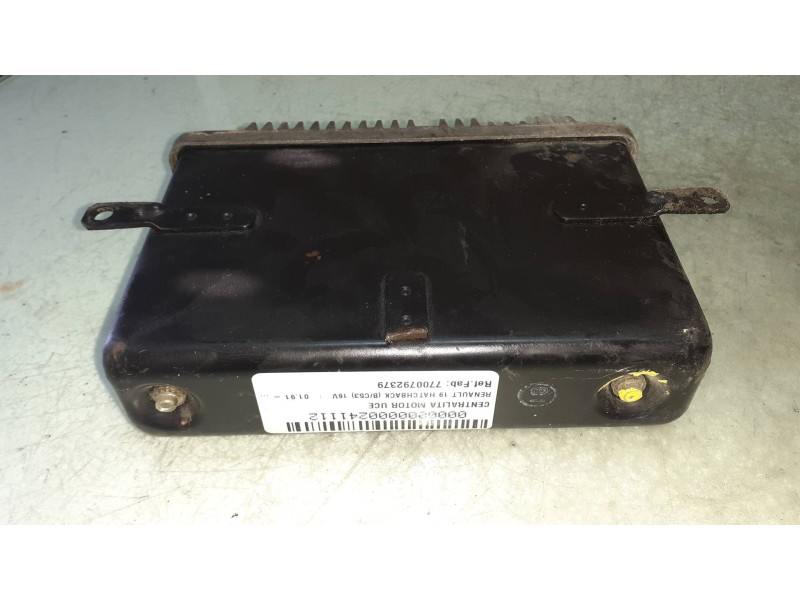 Recambio de centralita motor uce para renault 19 hatchback (b/c53) 16v referencia OEM IAM 7700792379 S101305001B B550544 Recambio de centralita motor uce para renault 19 hatchback (b/c53) 16v referencia OEM IAM 7700792379 S101305001B B550544